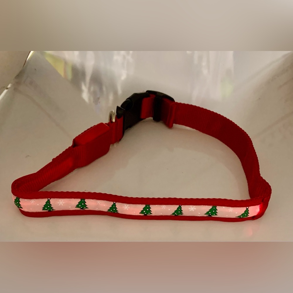 NWT LED light up dog collar 14” to 20” Christmas tree